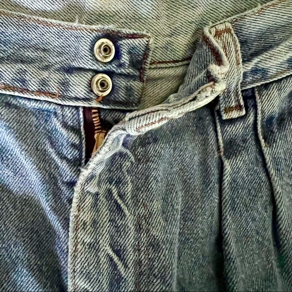 VINTAGE 80s Avon Fashions Light Wash 1980s High Waisted Mom Jeans Front Pleated - Picture 8 of 9